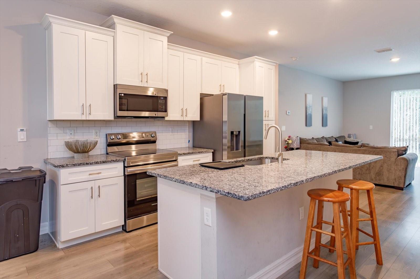 Image 6 of 28 For 884 Klondike Street