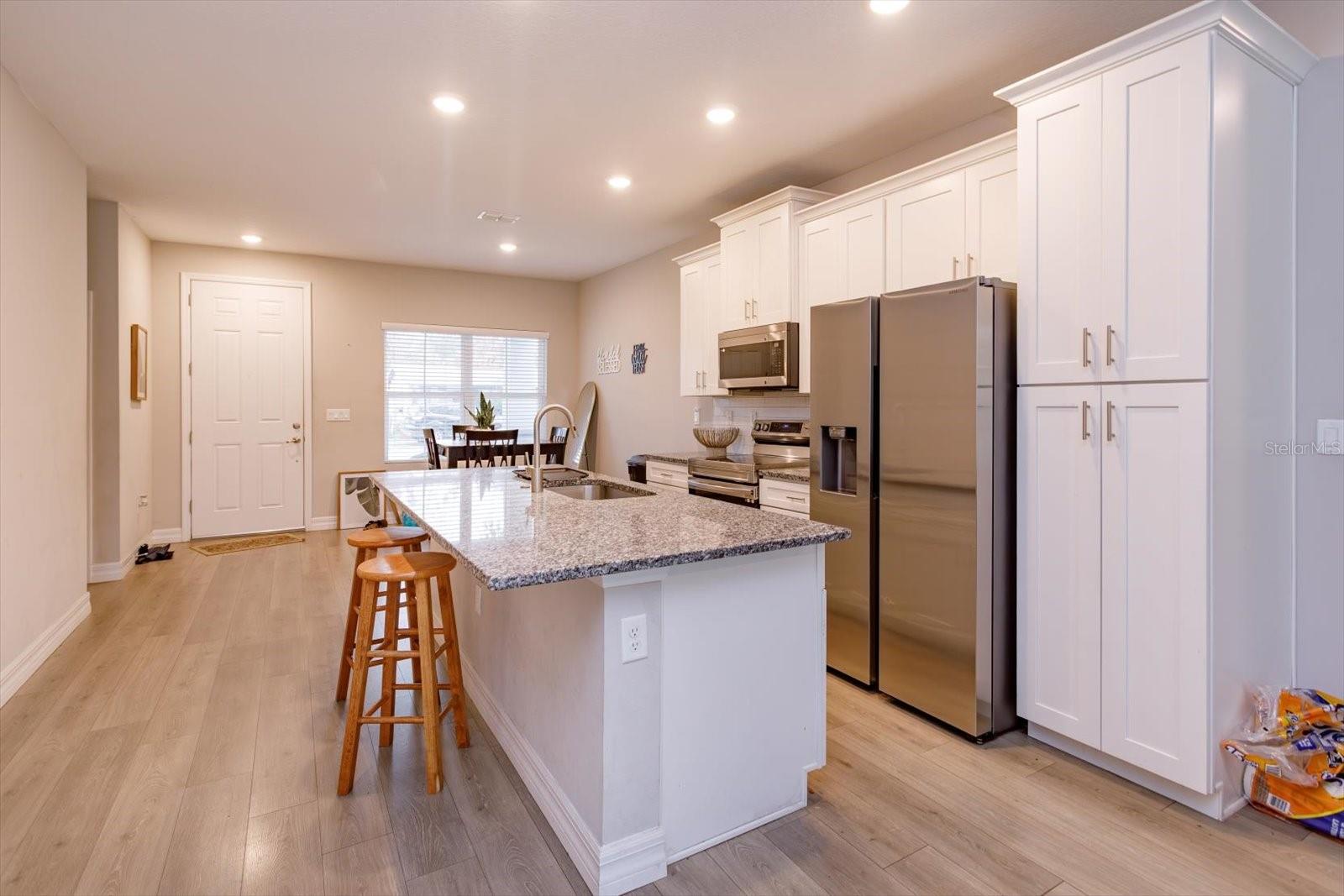 Image 8 of 28 For 884 Klondike Street