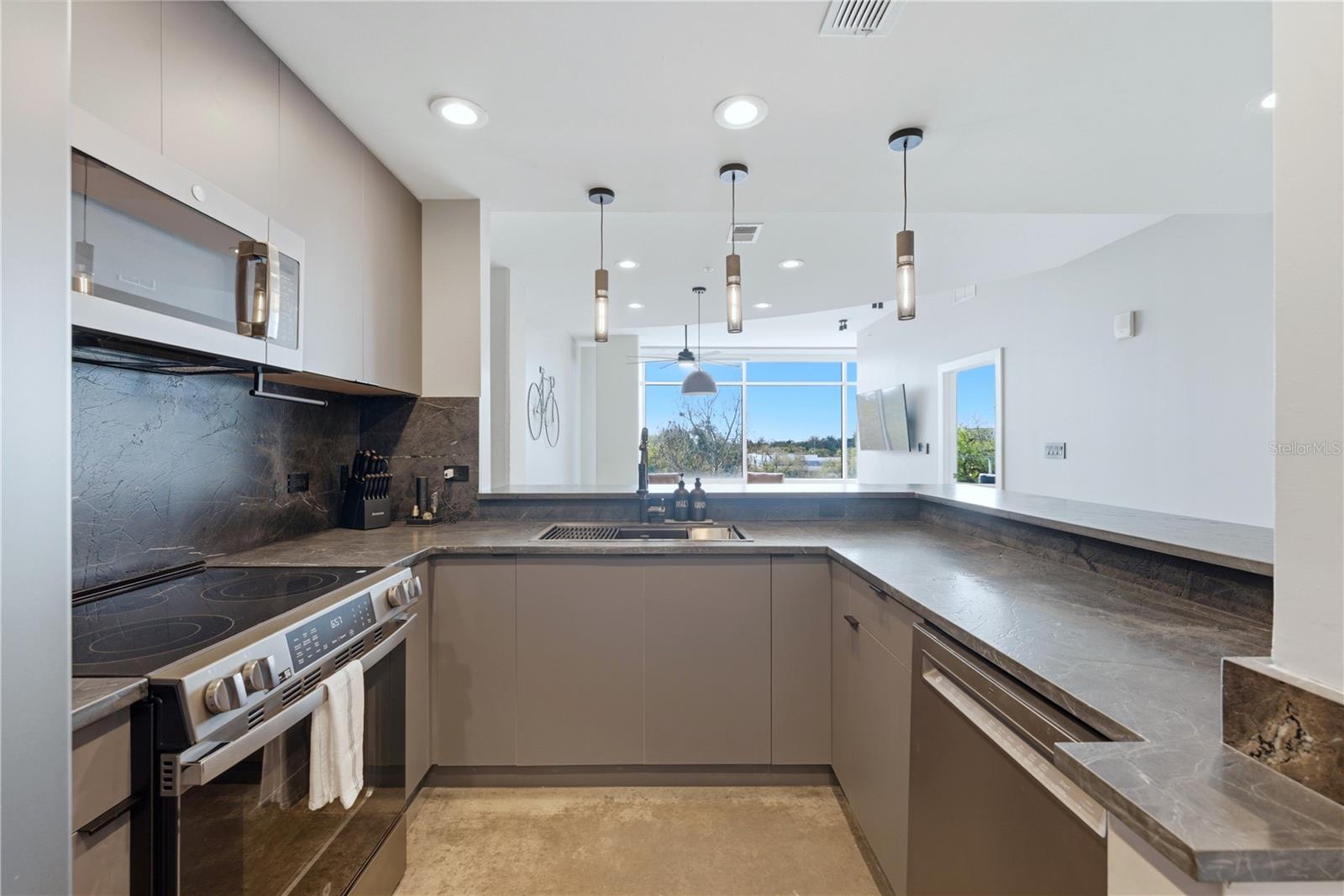 Image 18 of 49 For 525 Jackson Street 503