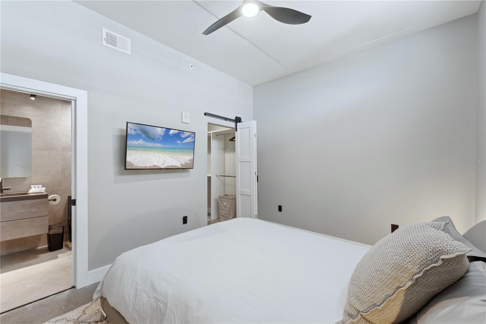 Image 28 of 49 For 525 Jackson Street 503