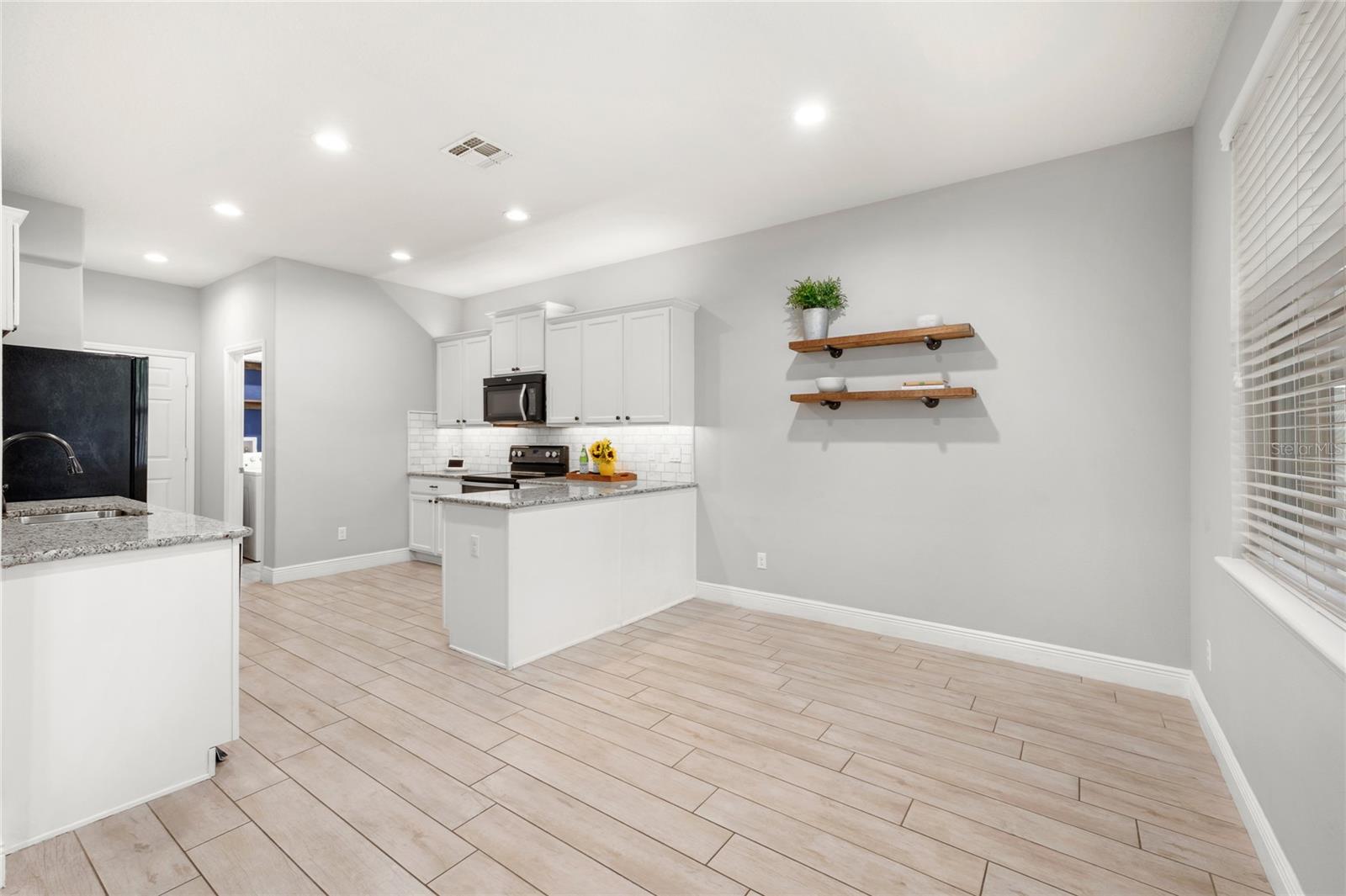 Image 10 of 34 For 457 Capron Ash Loop