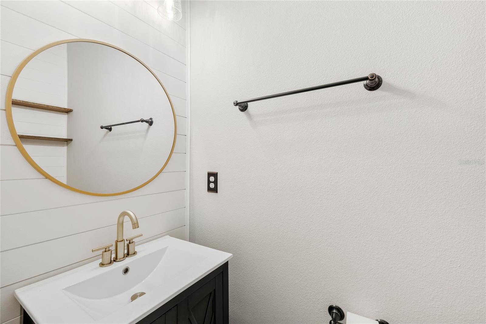 Image 13 of 34 For 457 Capron Ash Loop