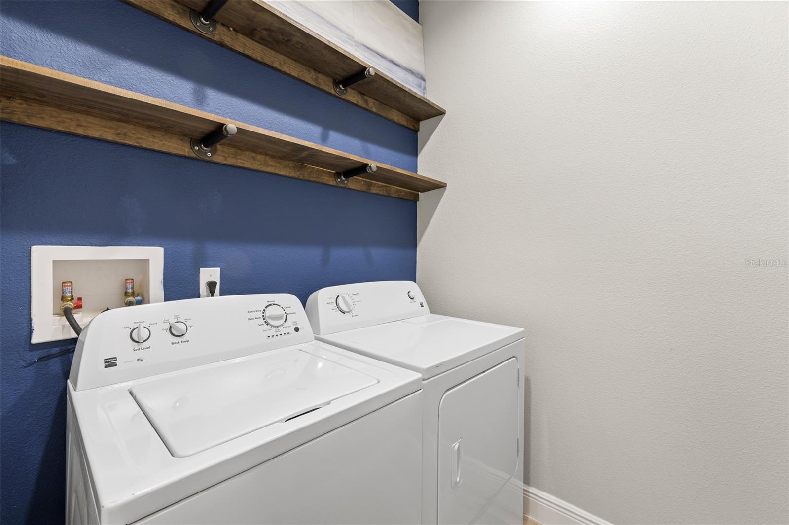 Image 14 of 34 For 457 Capron Ash Loop