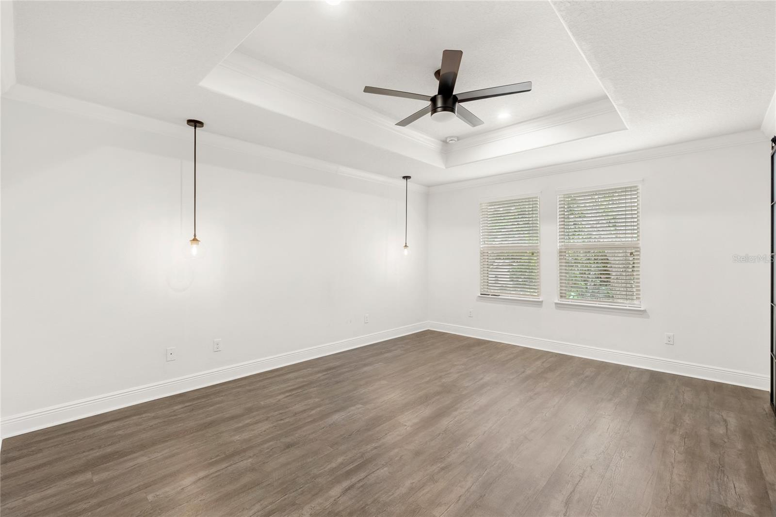 Image 17 of 34 For 457 Capron Ash Loop