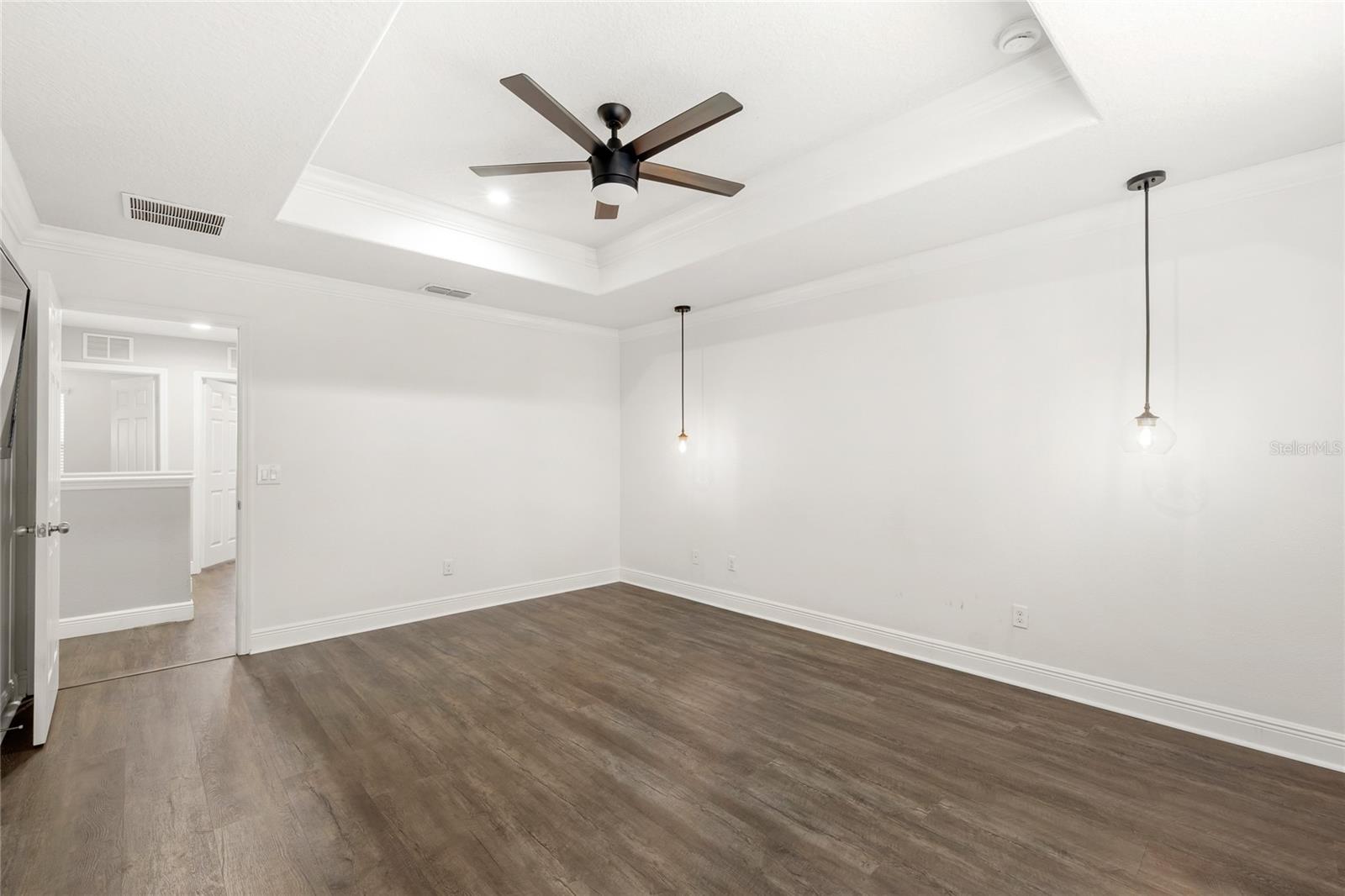 Image 18 of 34 For 457 Capron Ash Loop