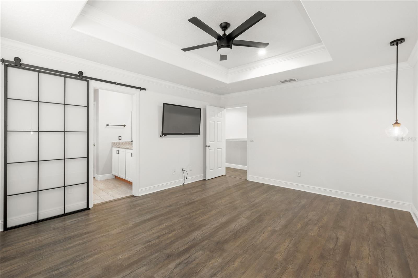 Image 19 of 34 For 457 Capron Ash Loop