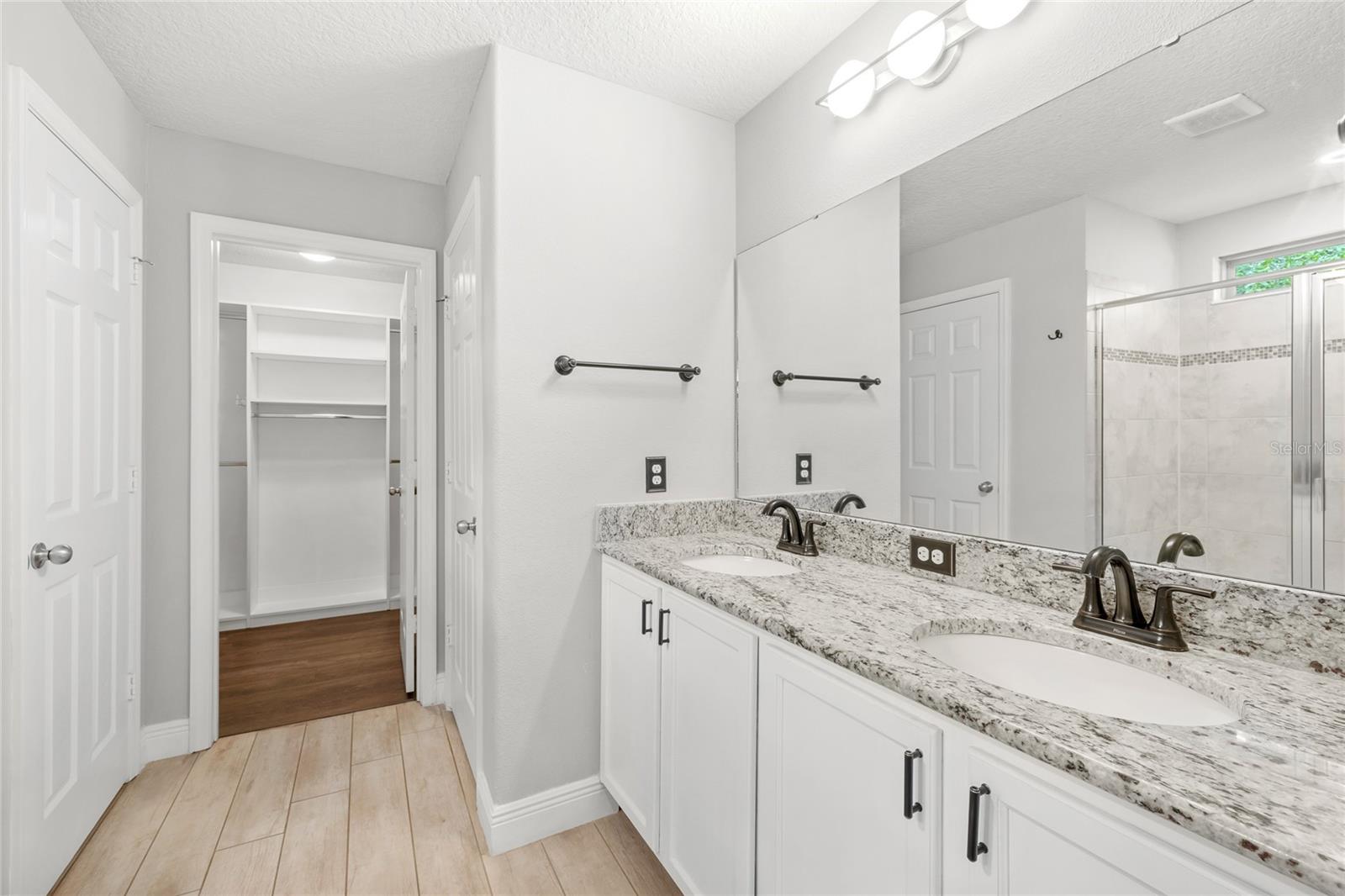 Image 21 of 34 For 457 Capron Ash Loop