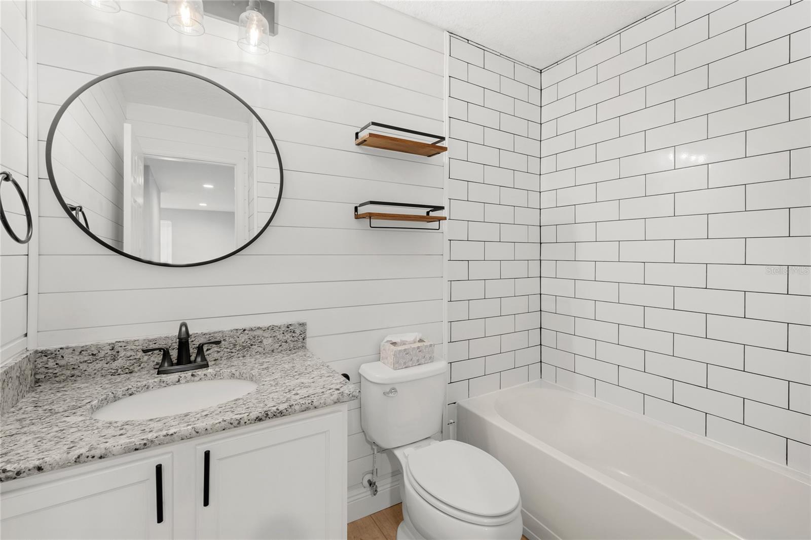 Image 24 of 34 For 457 Capron Ash Loop