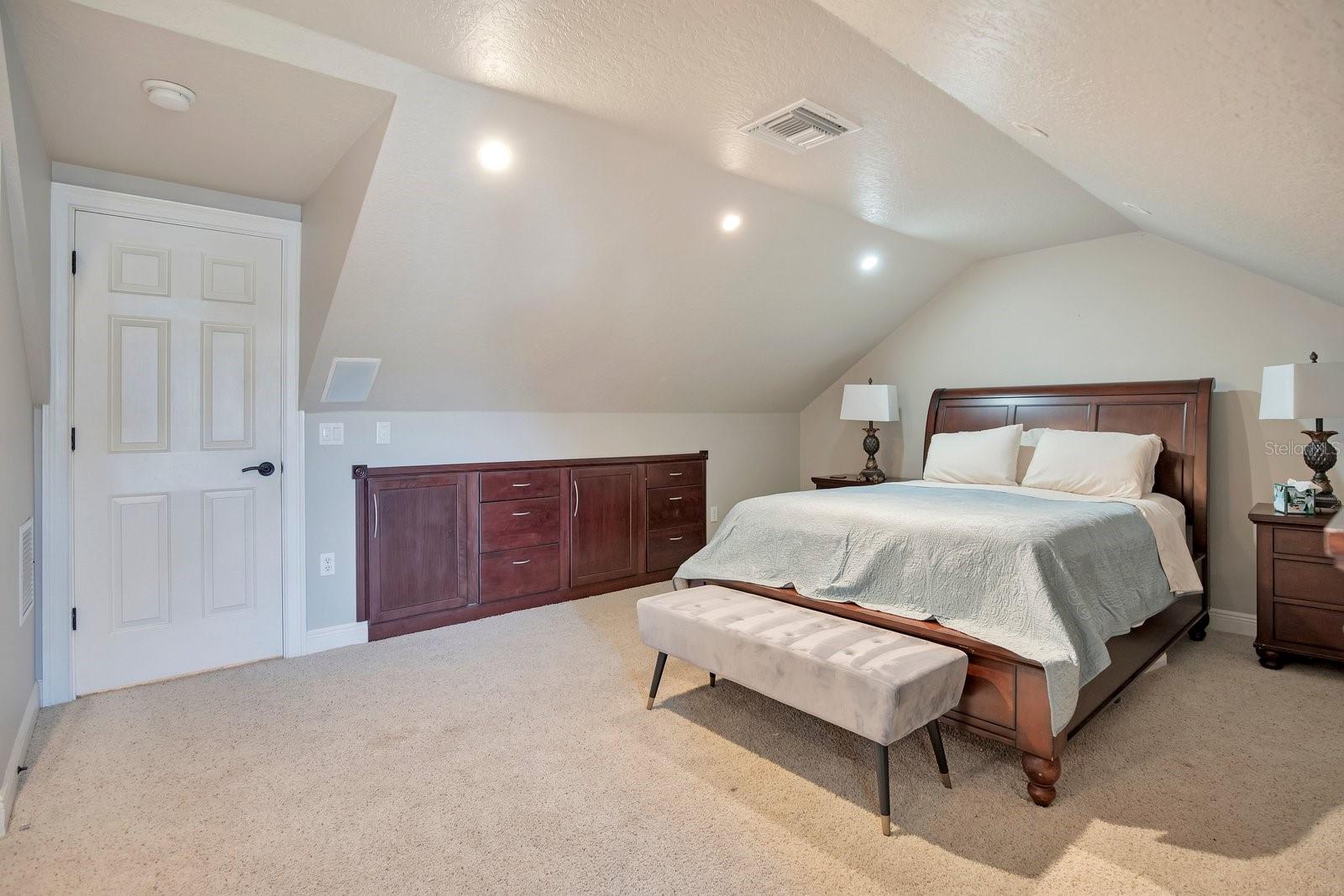 Image 31 of 59 For 9613 Pine Lily Street