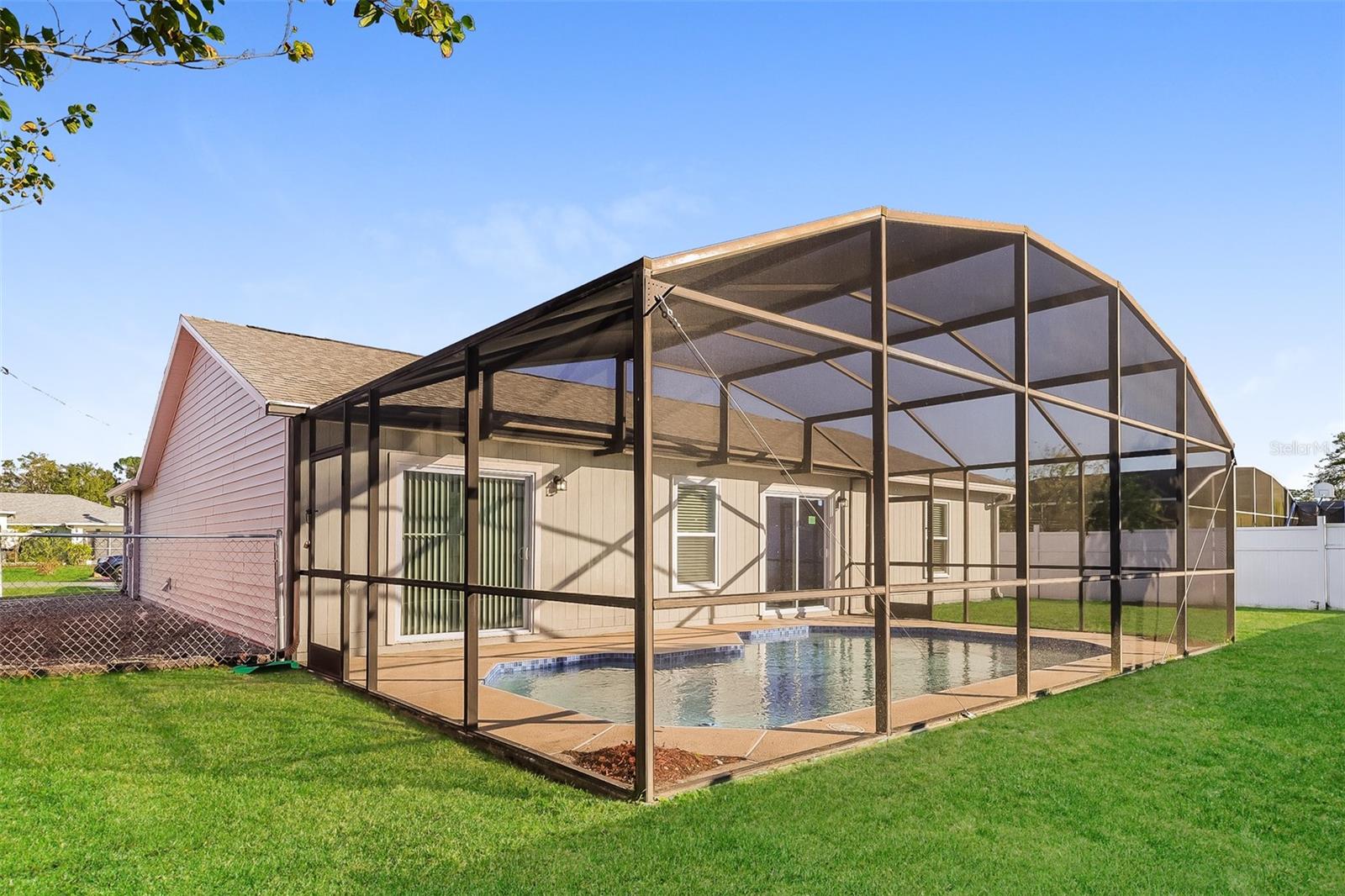 Image 15 of 16 For 657 Koala Court