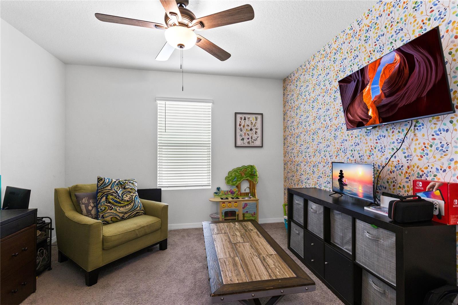 Image 14 of 32 For 452 Baroness Way