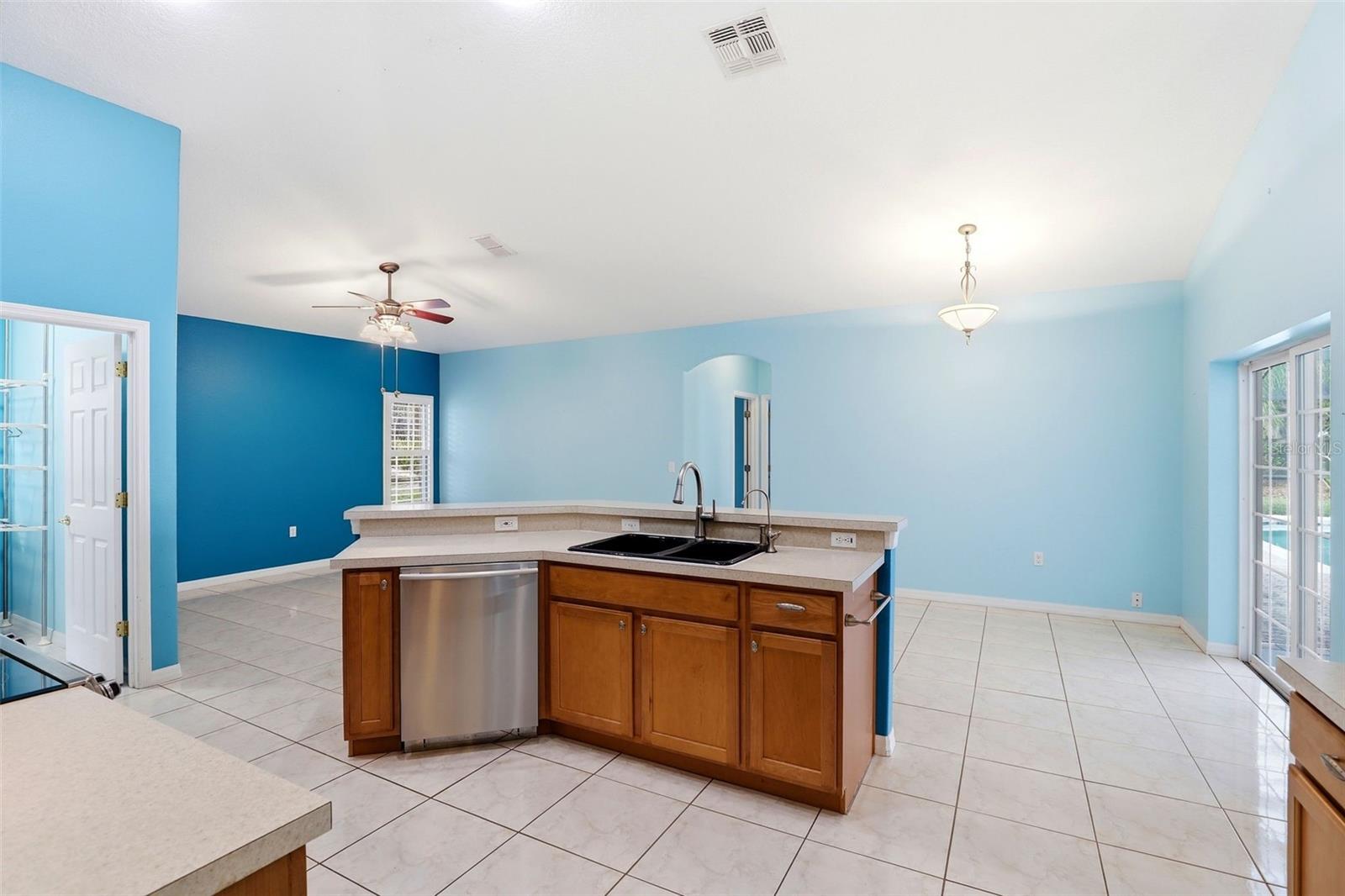 Image 18 of 42 For 2430 Heron Court