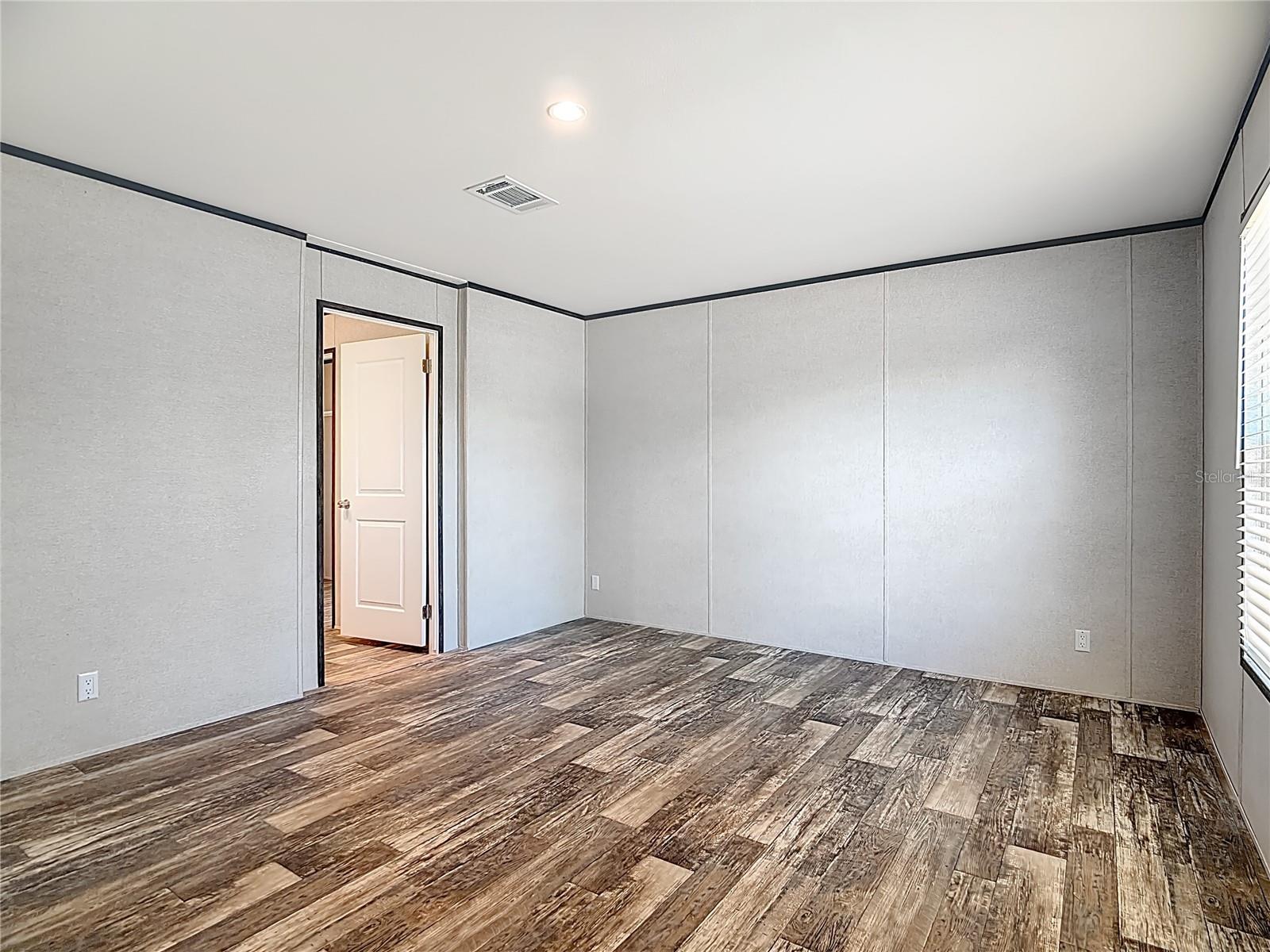 Image 27 of 51 For 7768 Mandy Place