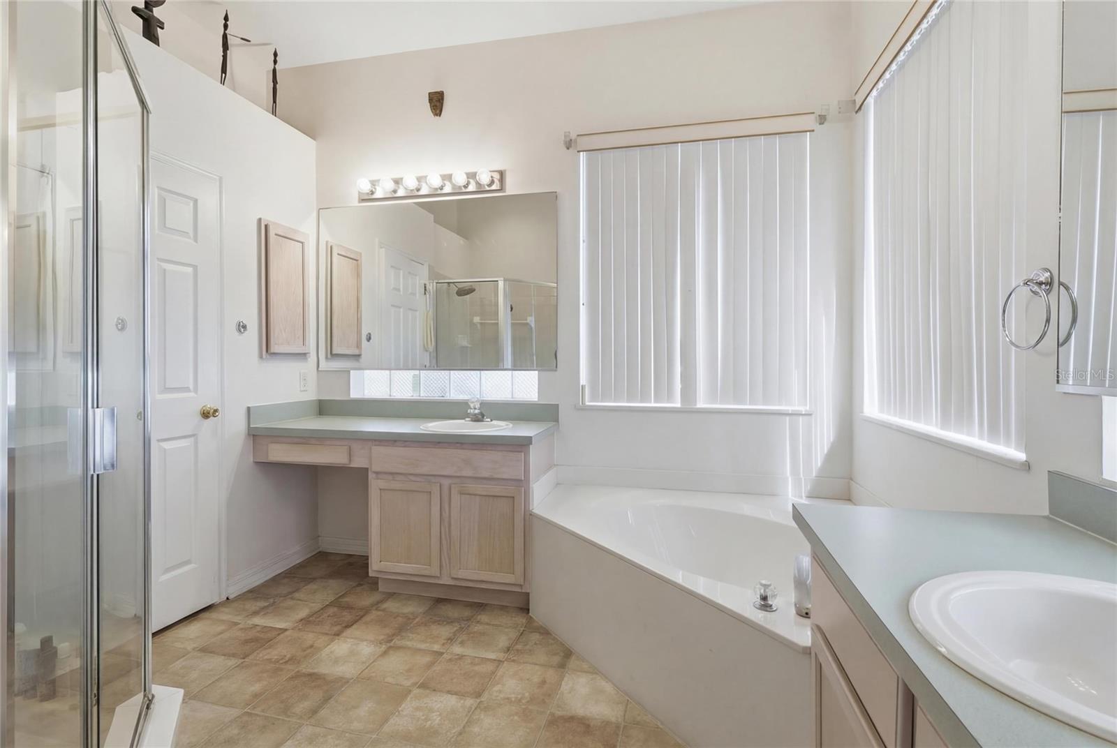 Image 18 of 39 For 204 Golf Course Parkway