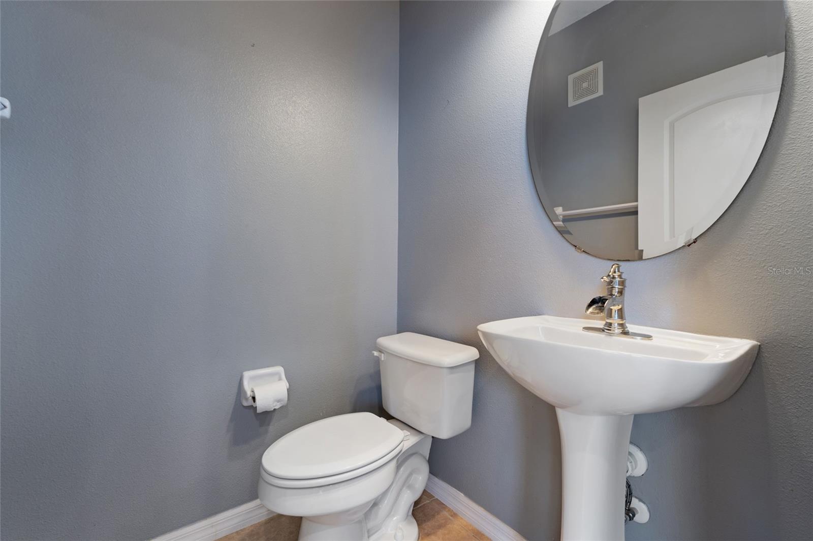 Image 17 of 30 For 1353 Chatfield Place