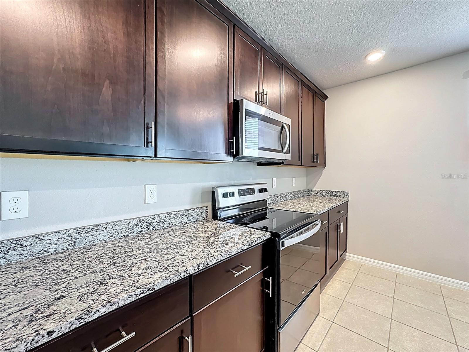 Image 14 of 47 For 5251 Meredrew Lane