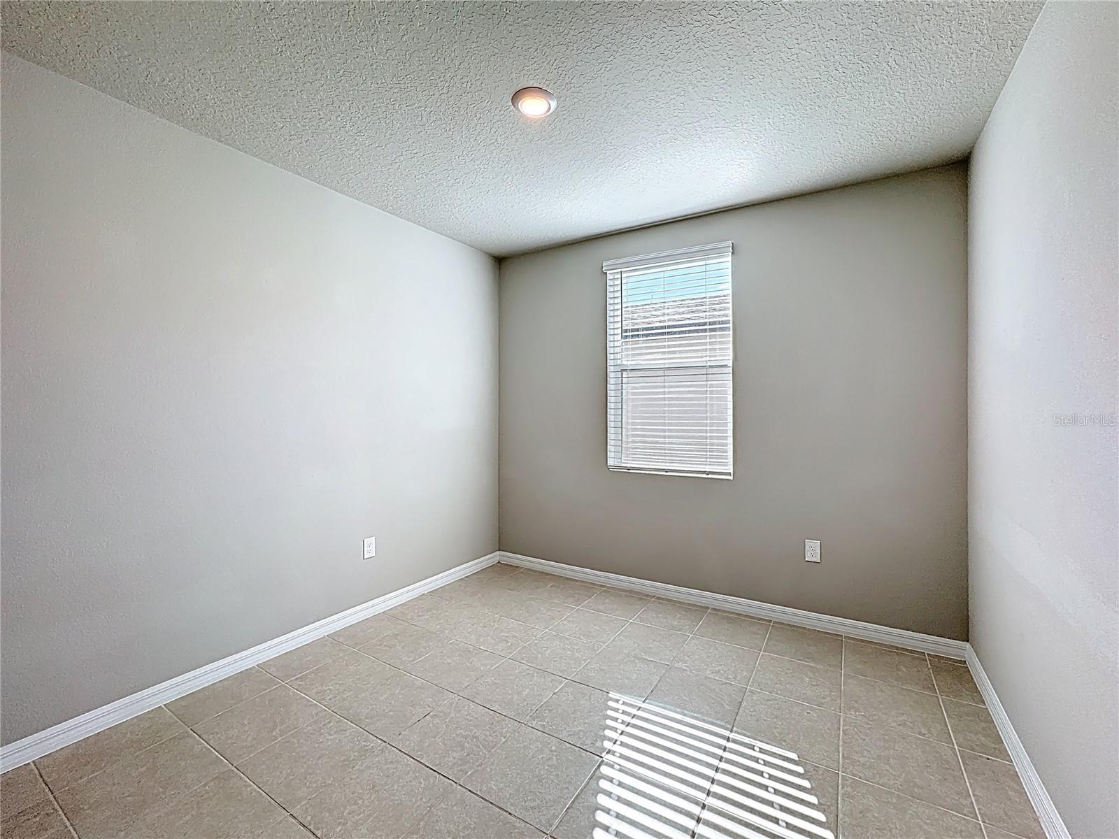 Image 6 of 47 For 5251 Meredrew Lane