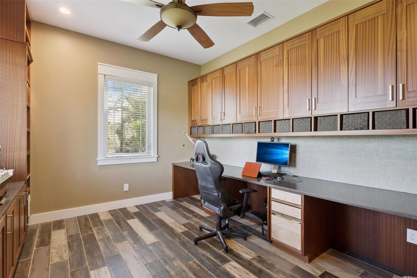 Image 21 of 33 For 15503 Trotting Horse Lane