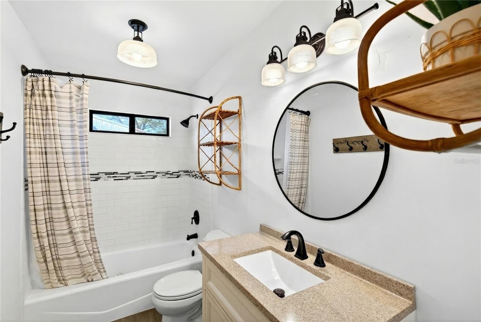 Image 16 of 43 For 4390 2nd Court