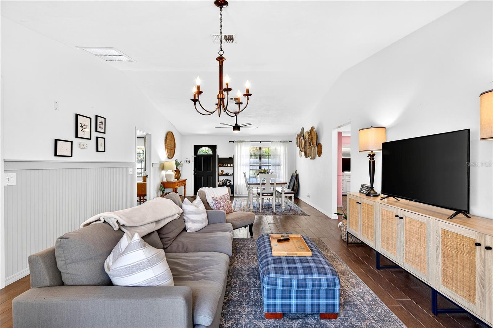 Image 20 of 43 For 4390 2nd Court