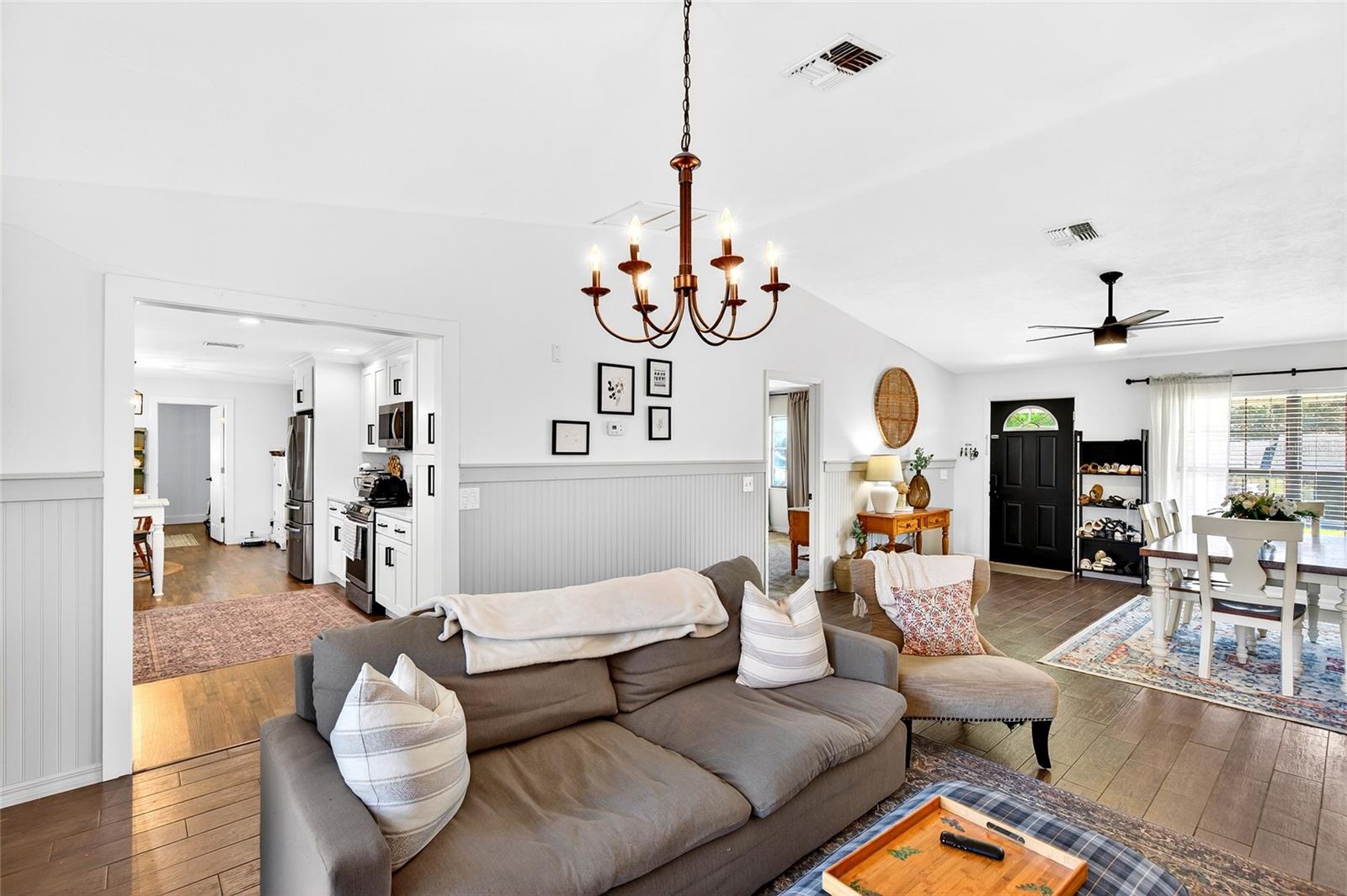 Image 21 of 43 For 4390 2nd Court