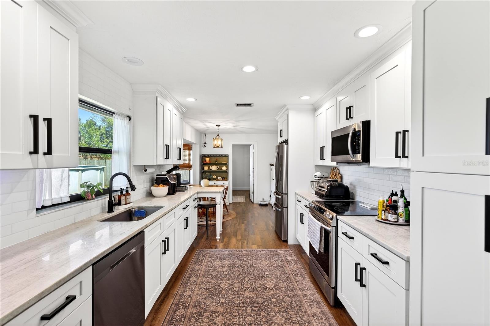 Image 22 of 43 For 4390 2nd Court