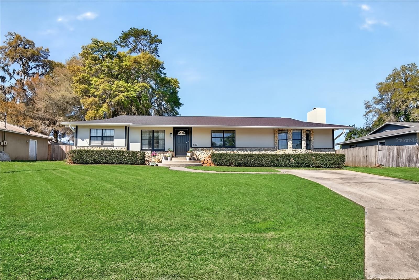 Image 3 of 43 For 4390 2nd Court