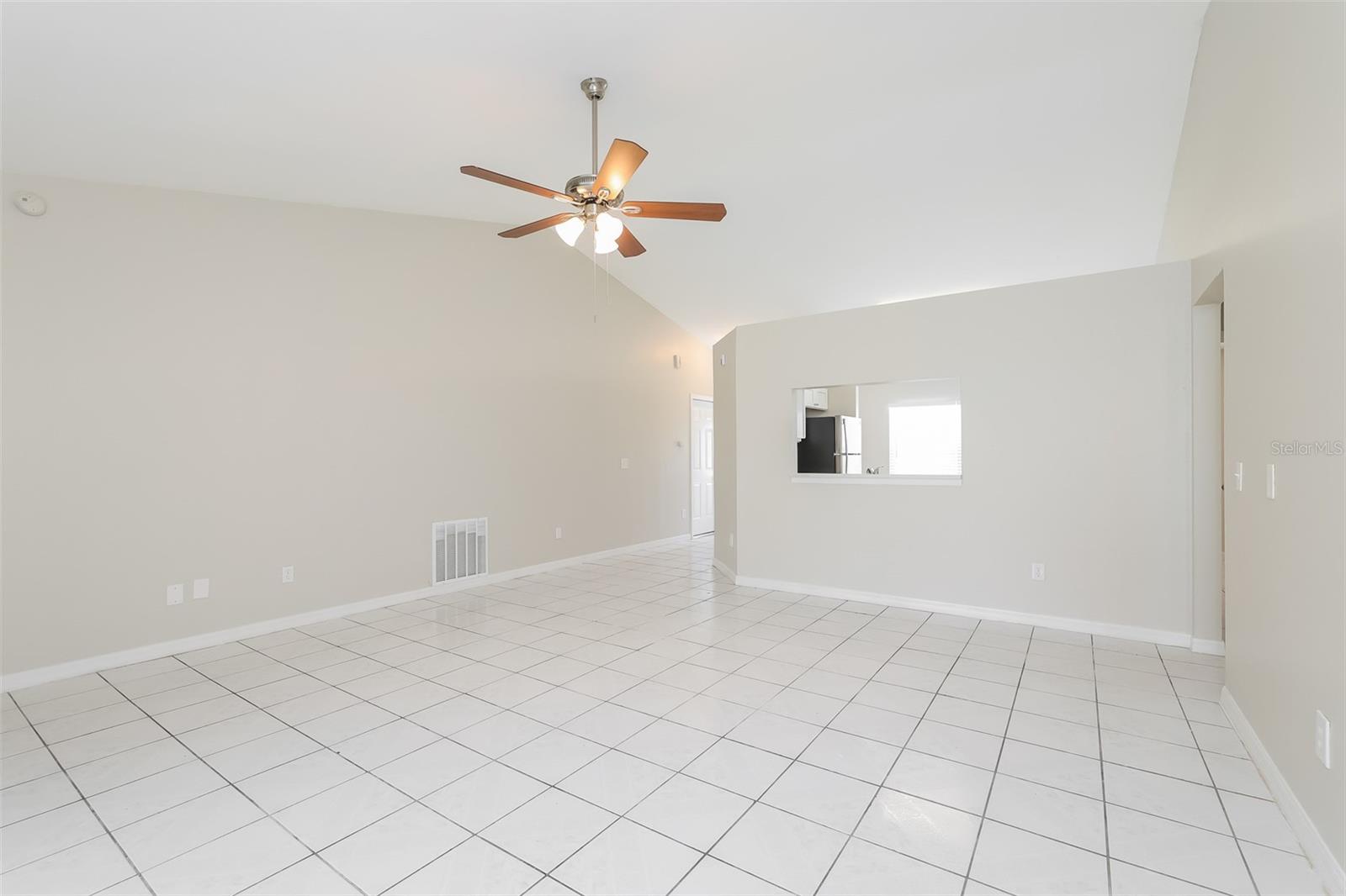 Image 3 of 16 For 807 Savona Place