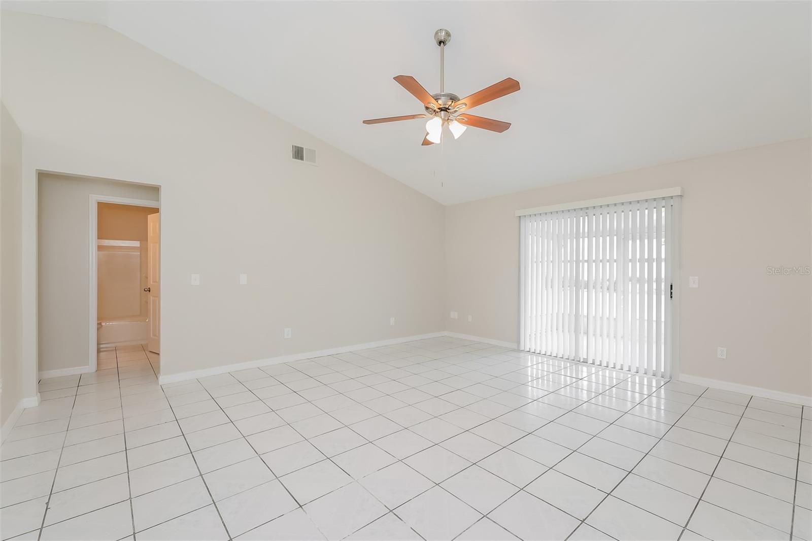 Image 5 of 16 For 807 Savona Place