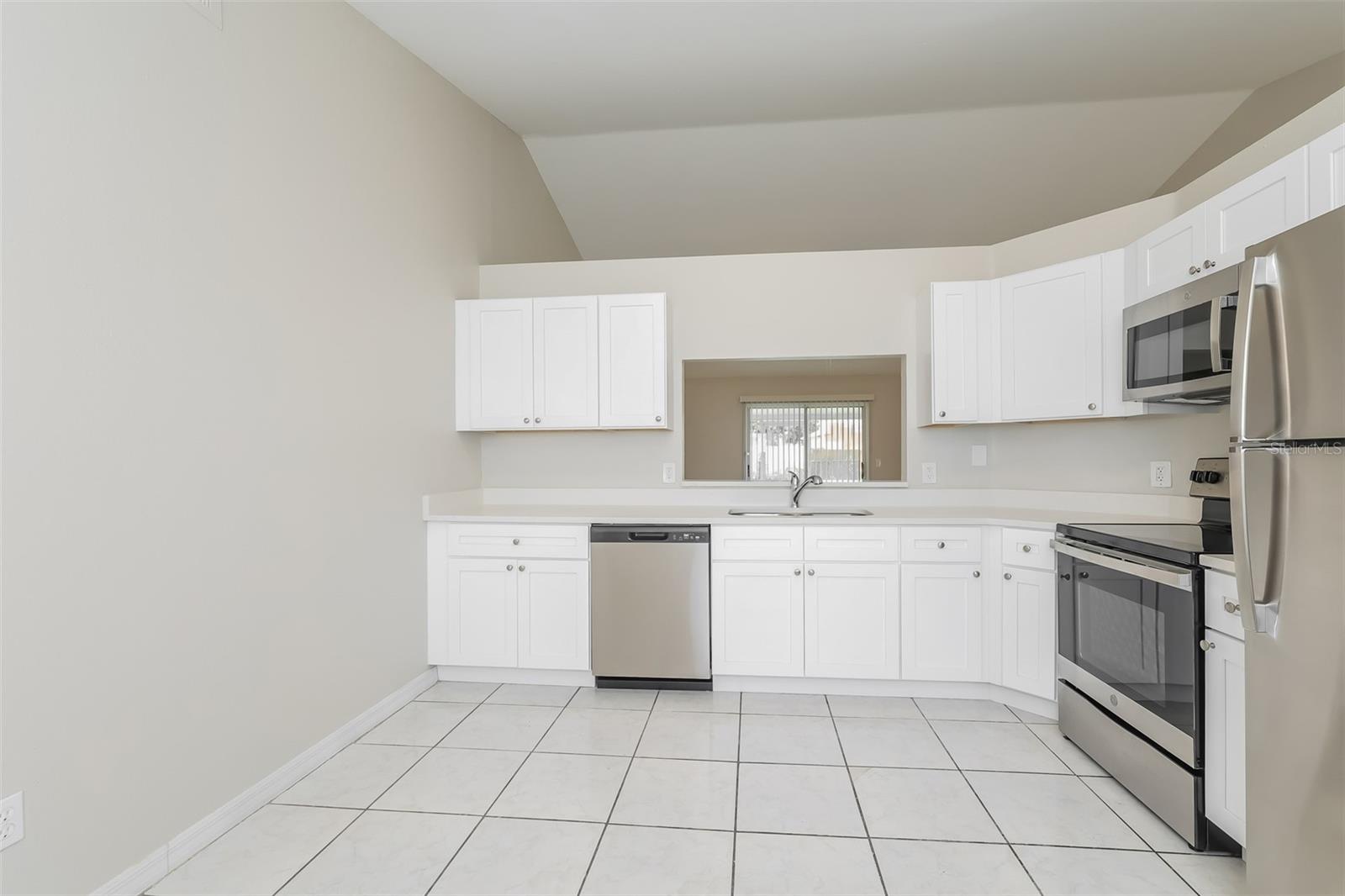 Image 7 of 16 For 807 Savona Place