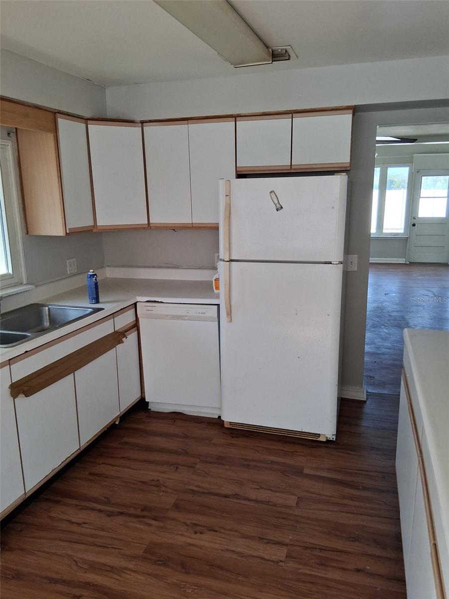 Image 4 of 8 For 204 Maine Avenue