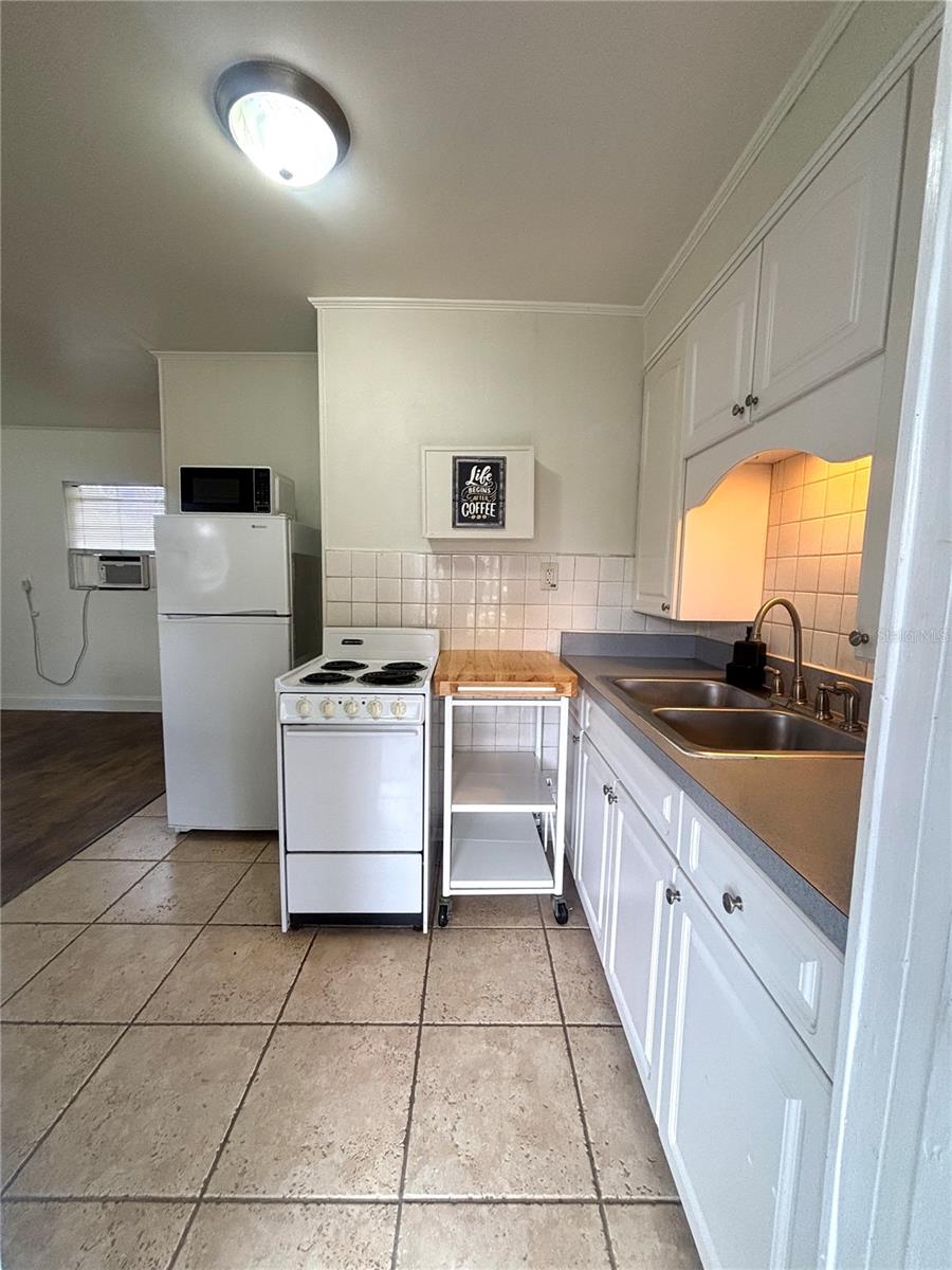 Image 3 of 7 For 1212 Jamajo Boulevard C