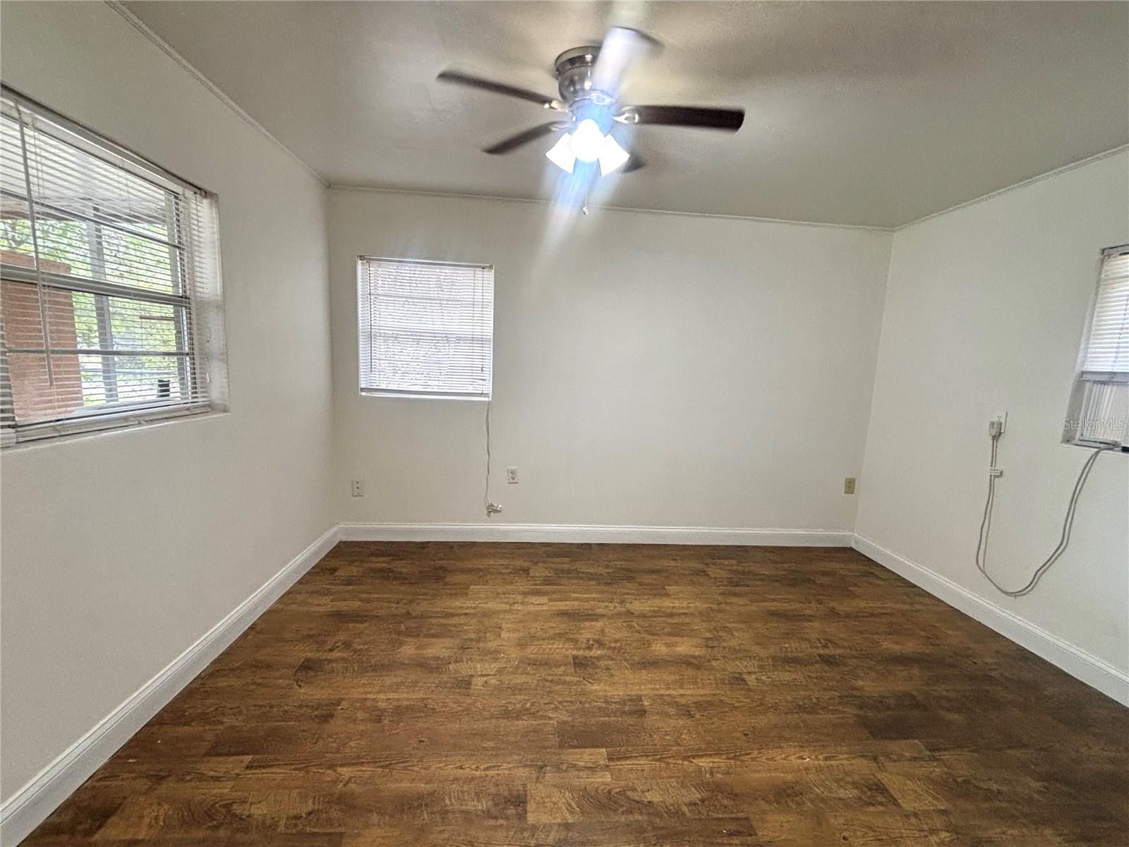 Image 5 of 7 For 1212 Jamajo Boulevard C