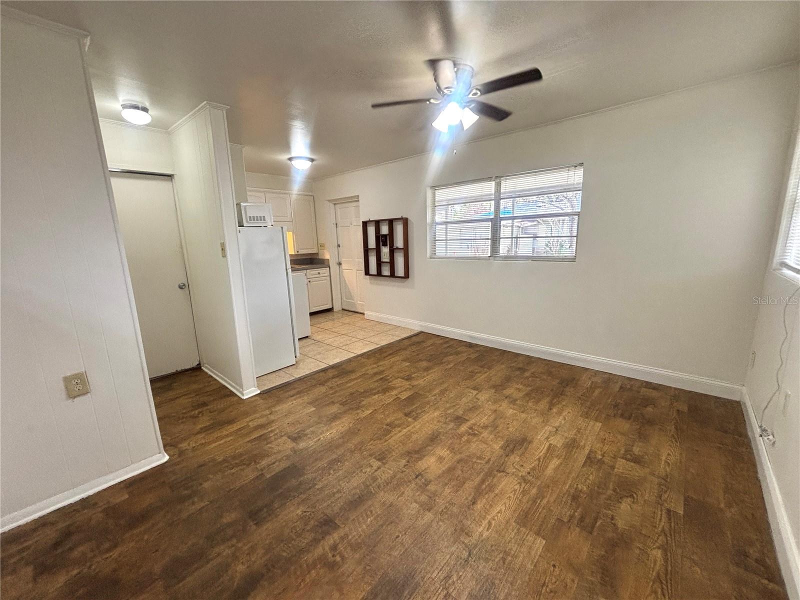 Image 6 of 7 For 1212 Jamajo Boulevard C