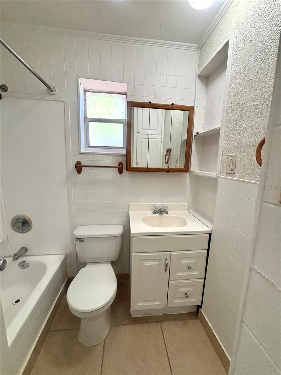 Image 7 of 7 For 1212 Jamajo Boulevard C