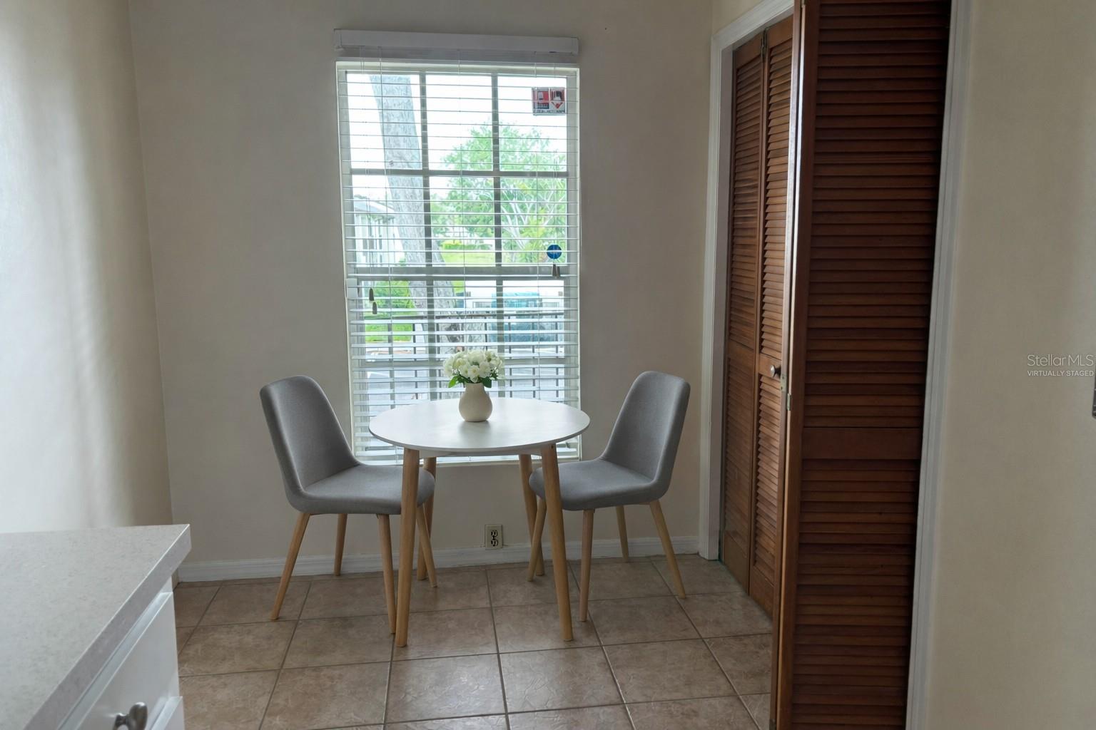 Image 4 of 24 For 600 Northern Way 204