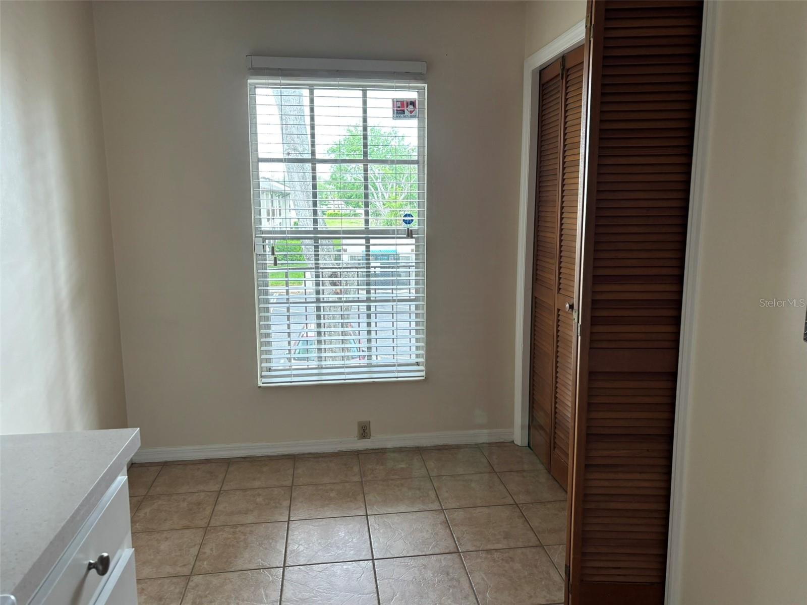 Image 5 of 24 For 600 Northern Way 204