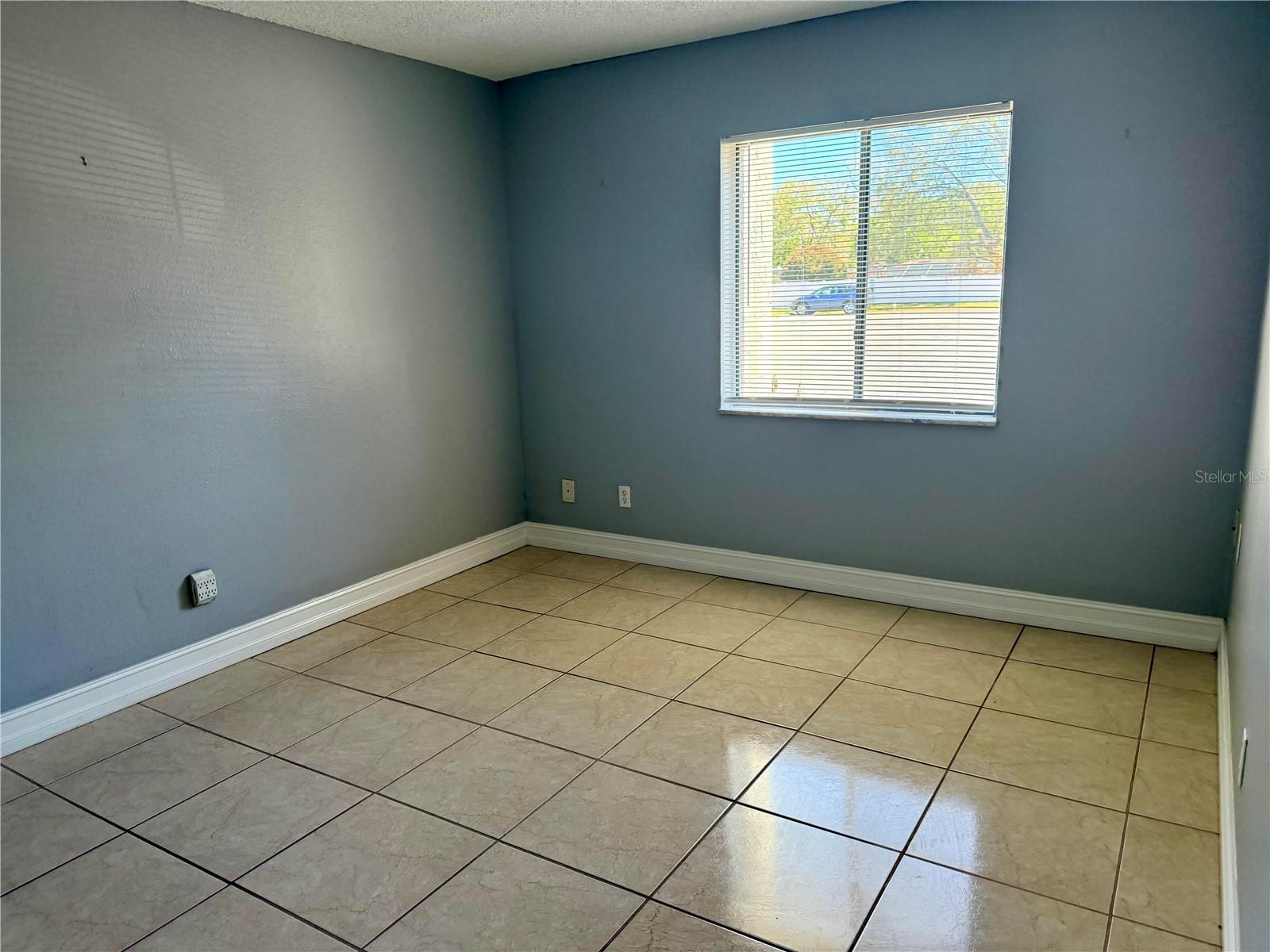 Image 10 of 10 For 127 Springwood Circle F