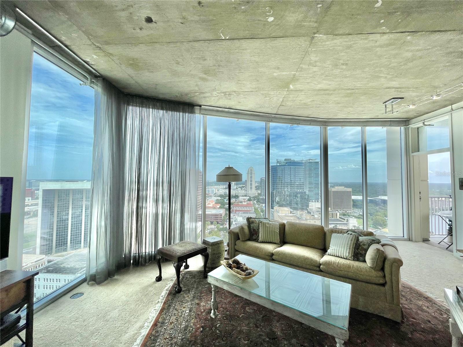 Image 13 of 39 For 155 Court Avenue 2016