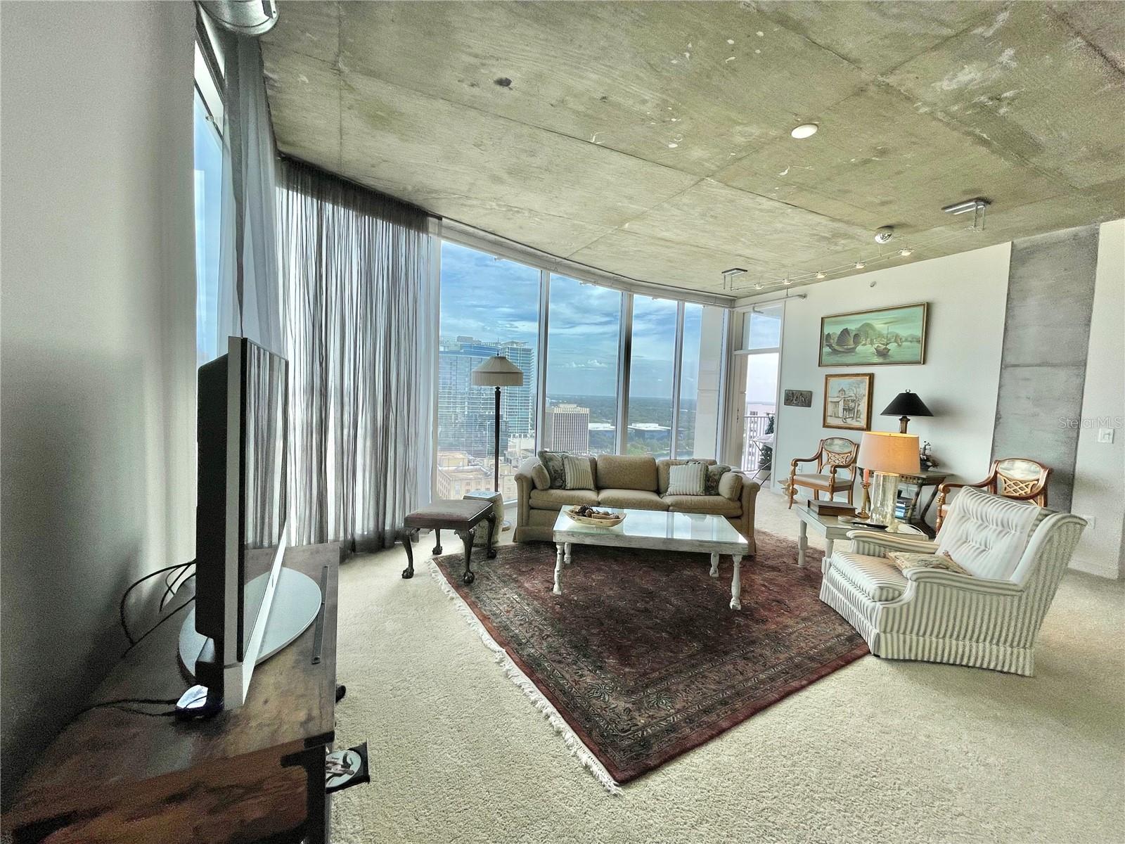 Image 15 of 39 For 155 Court Avenue 2016