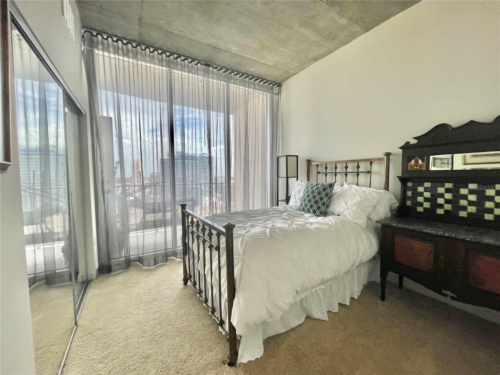 Image 20 of 39 For 155 Court Avenue 2016