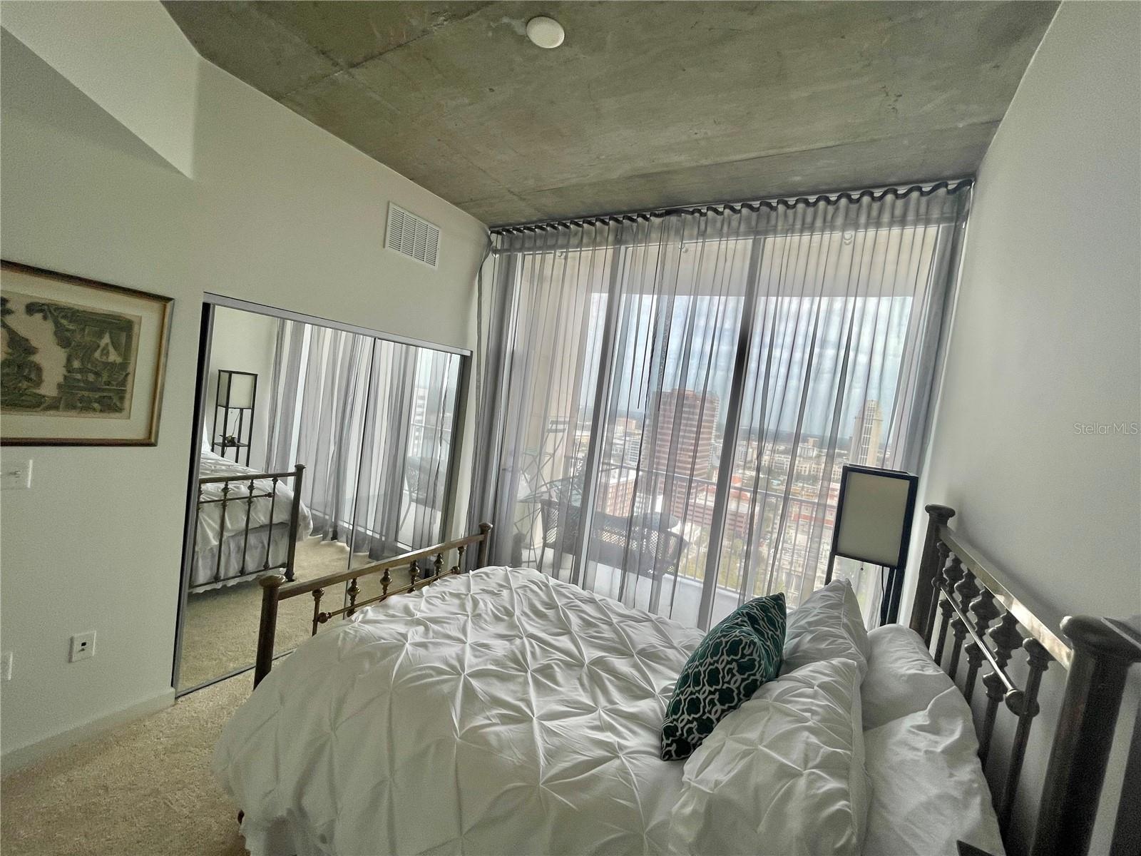 Image 21 of 39 For 155 Court Avenue 2016