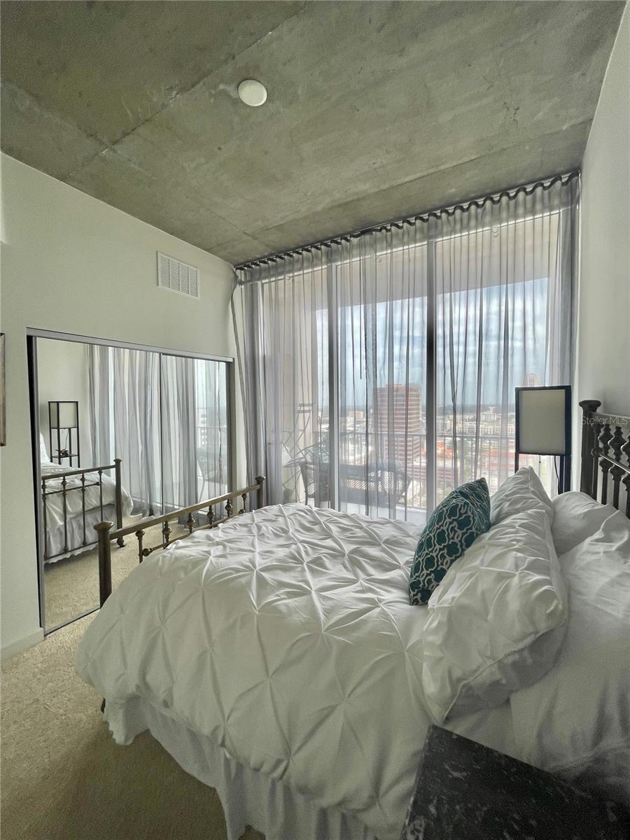 Image 22 of 39 For 155 Court Avenue 2016