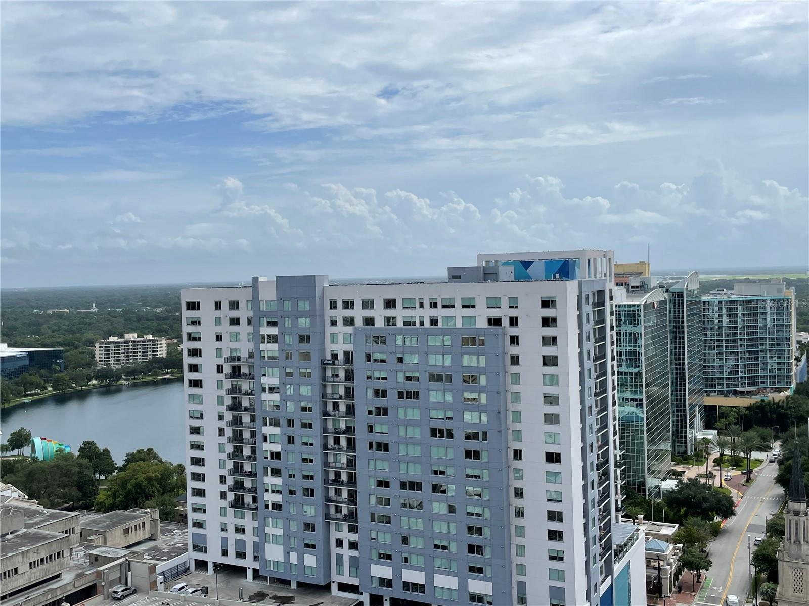 Image 30 of 39 For 155 Court Avenue 2016