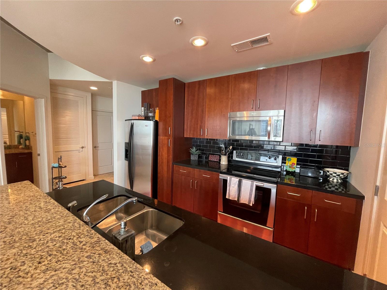 Image 4 of 39 For 155 Court Avenue 2016