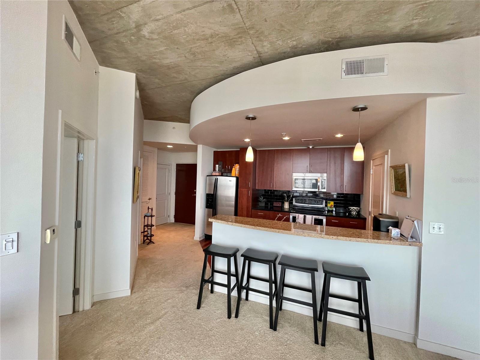 Image 6 of 39 For 155 Court Avenue 2016