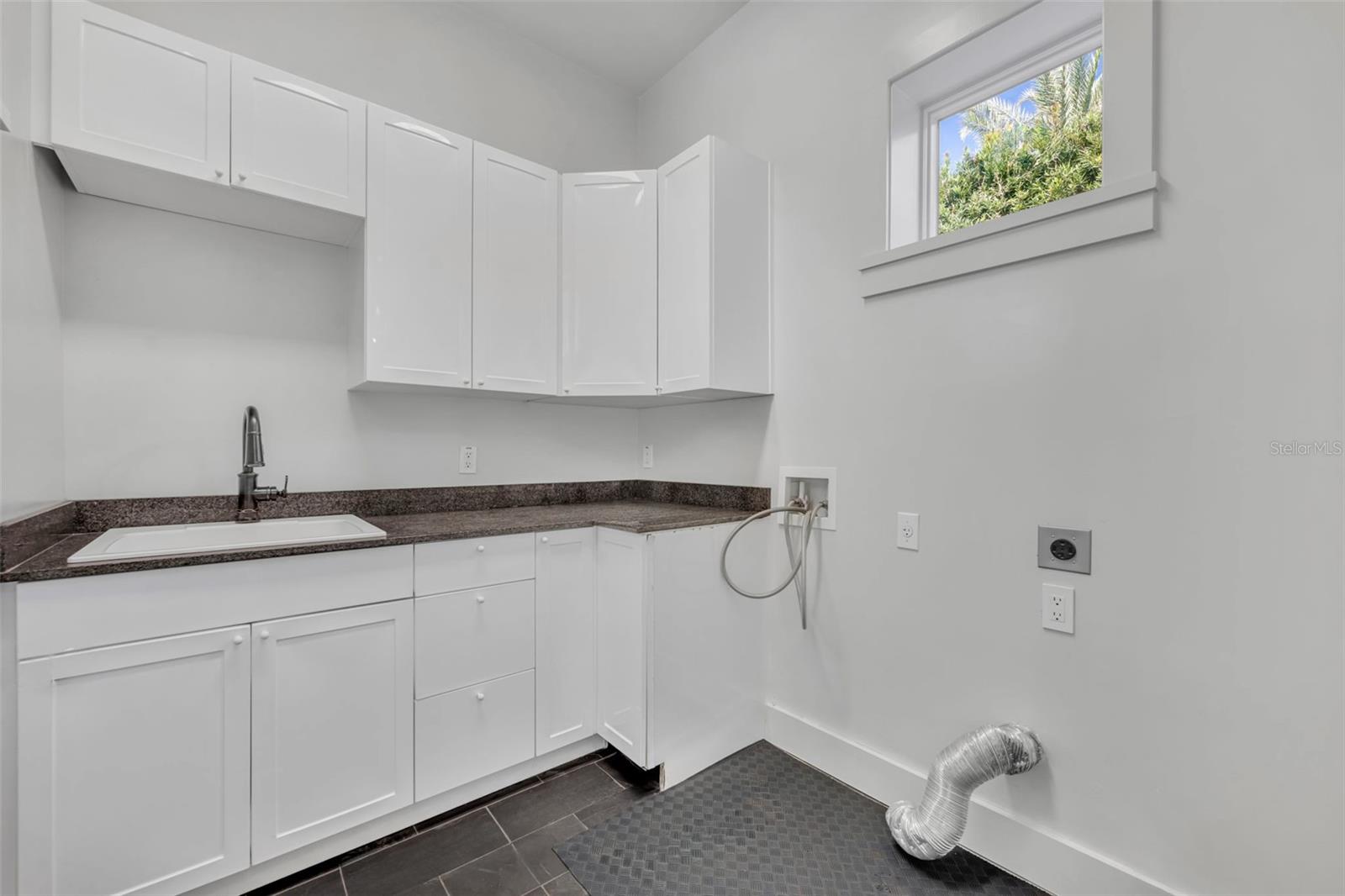 Image 24 of 57 For 501 Henkel Circle