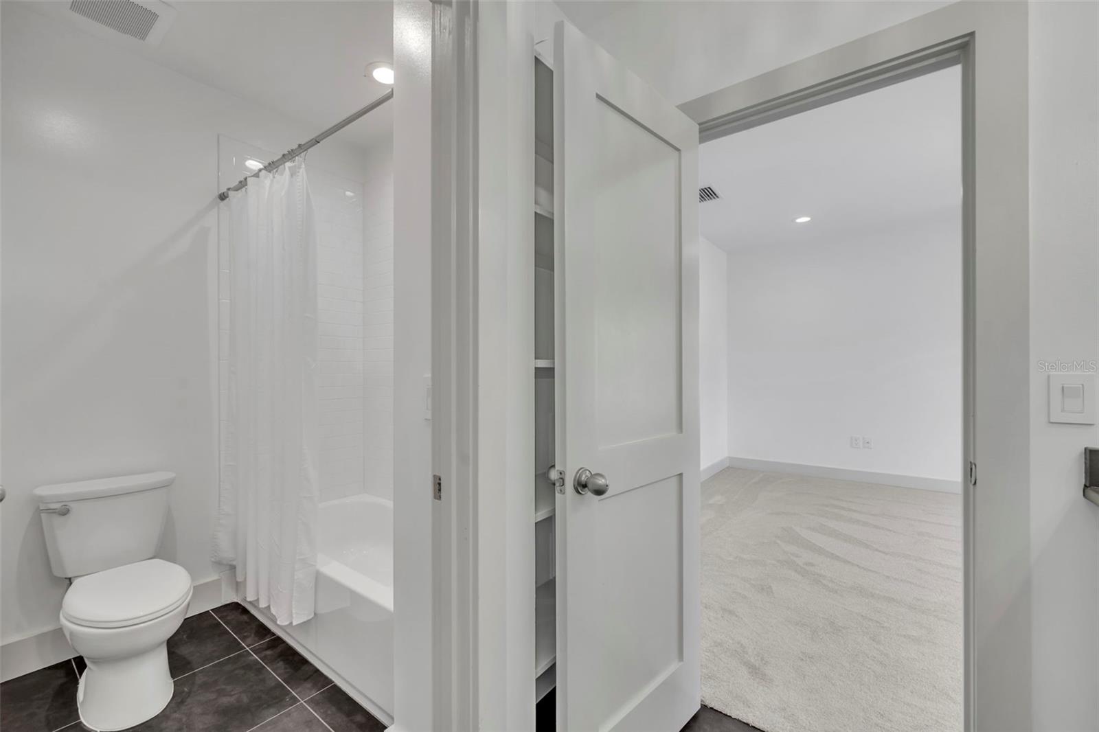 Image 30 of 57 For 501 Henkel Circle