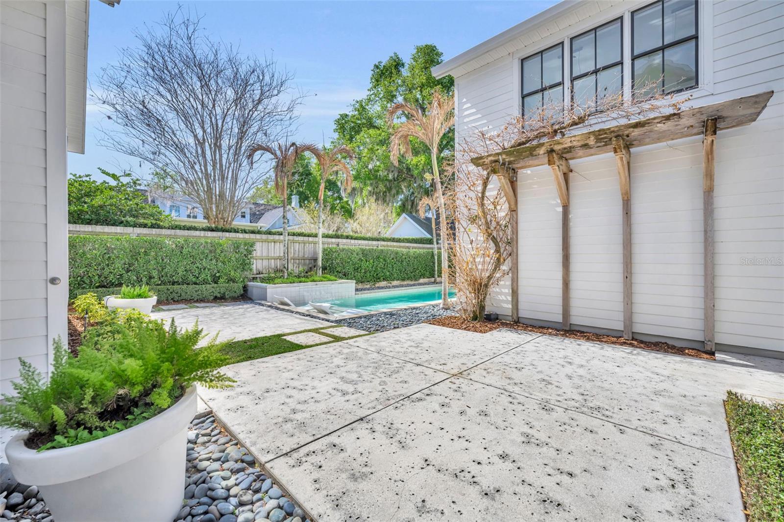 Image 42 of 57 For 501 Henkel Circle