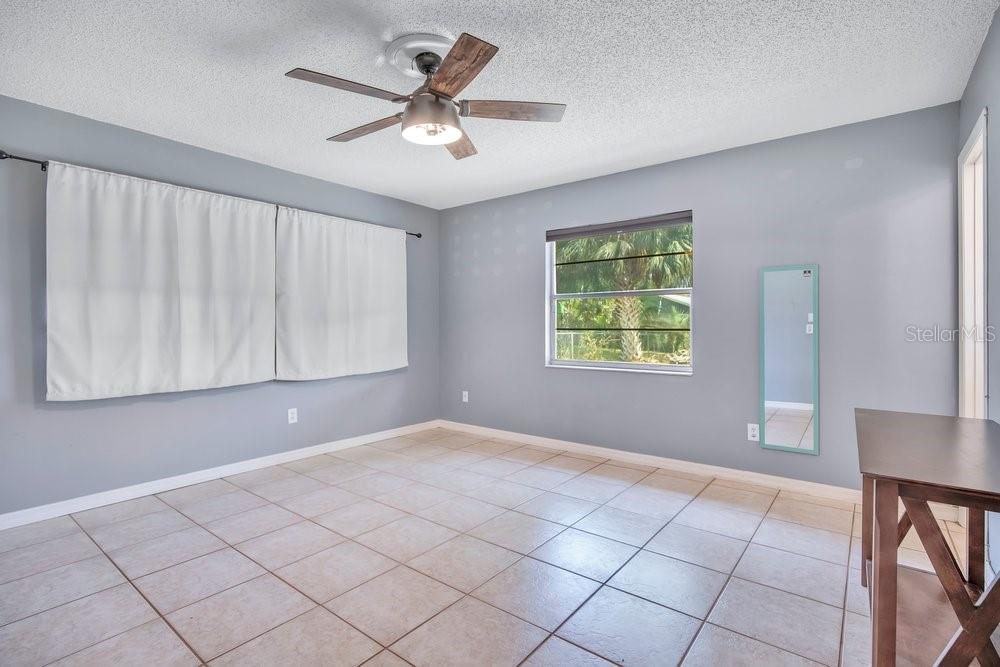 Image 12 of 25 For 1813 Oakey Avenue